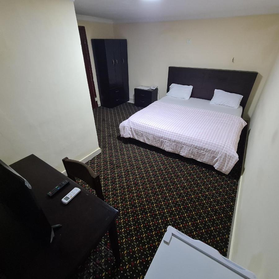 Kings Empire Hotel Freetown Esterno foto