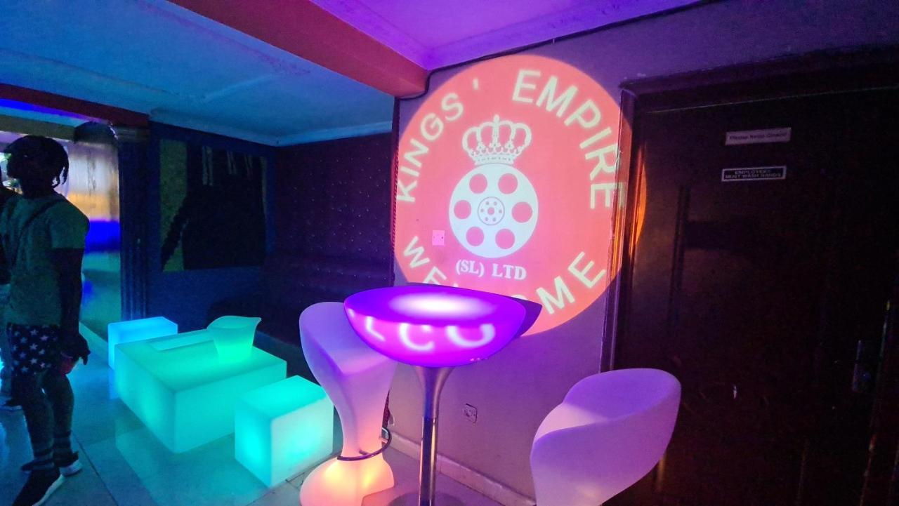 Kings Empire Hotel Freetown Esterno foto